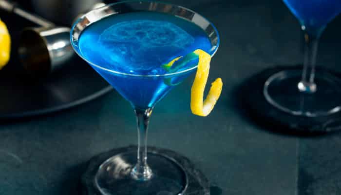 Você está visualizando atualmente Martini Blue, O Mar Azul dos Drinks!