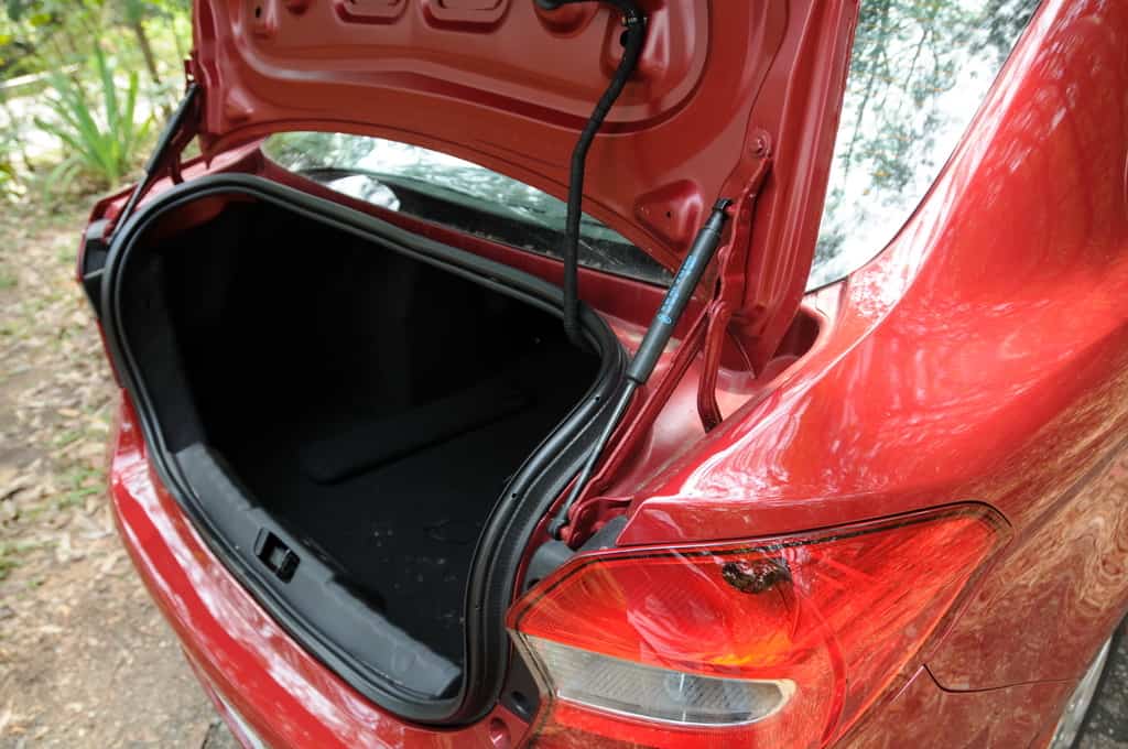 Você está visualizando atualmente Porta malas Ford ka com problema crônico? O maior dos vilões do Ford ka.