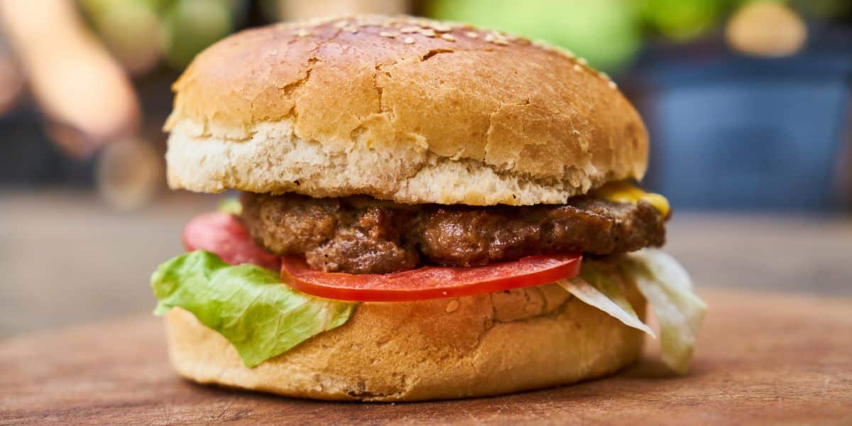 Você está visualizando atualmente Receita de carne de hambúrguer caseiro bem suculento e delicioso fácil de fazer